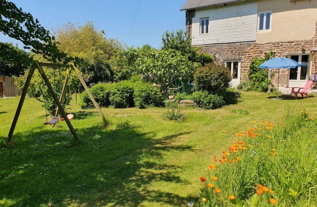 NORMANDIE: Family-friendly vacation home Traube with large garden