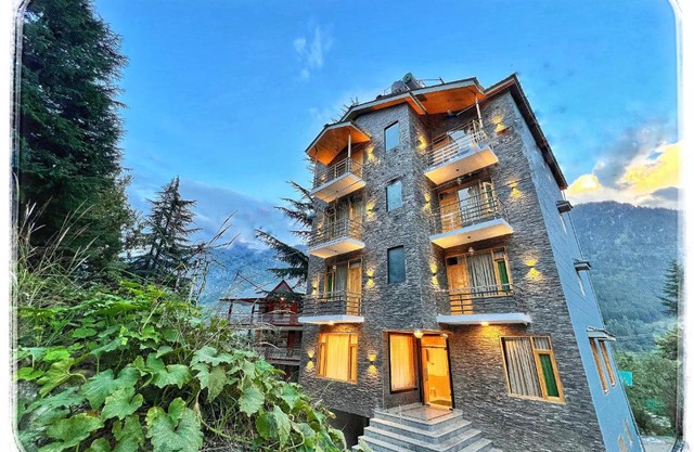 North Deodar Avenue, Manali