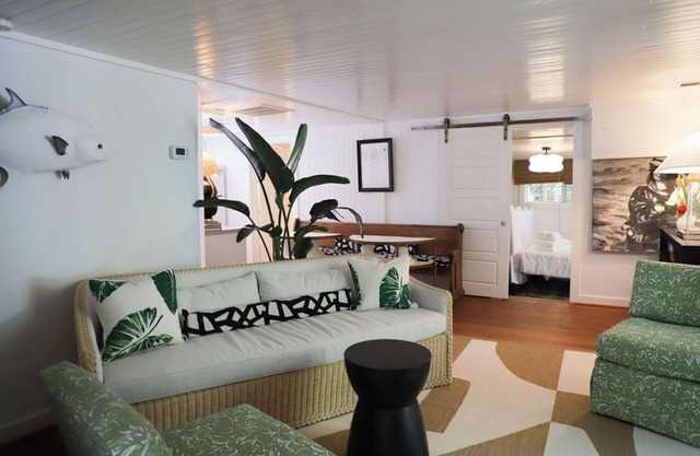 North End, 3 Br Luxury Cottage, Pet Friendly, Private Road, 5 min walk to Beach