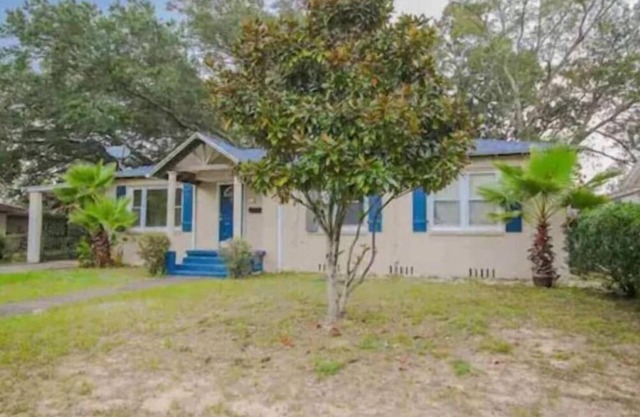 North Hill Cottage in Pensacola