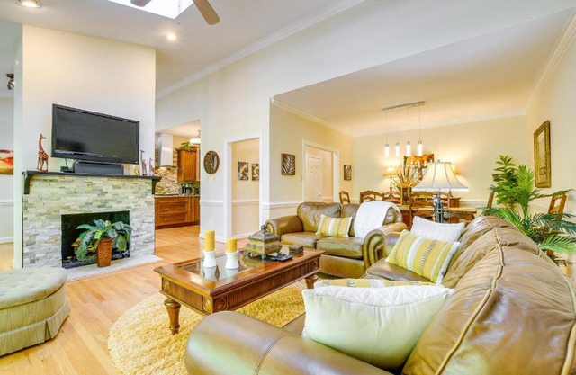 North Raleigh Vacation Rental about 8 Mi to Downtown!