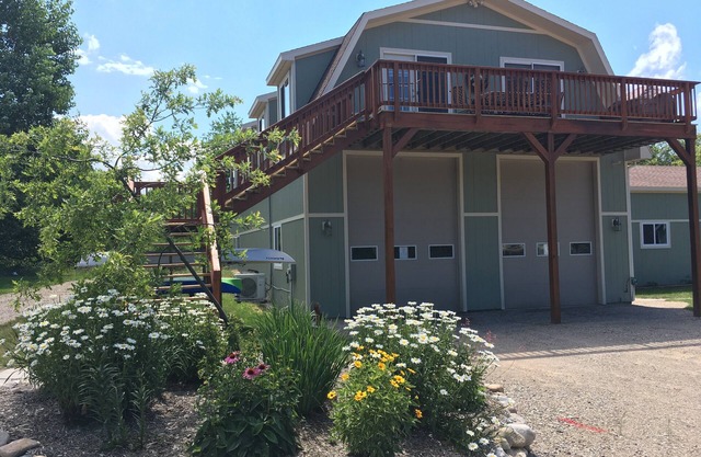 Northern Michigan "BirdhouseRetreat