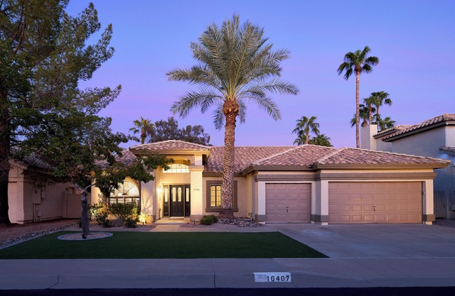NoTax! $100K+Backyard Oasis! Excellent Scottsdale Location! HtdPool, HotTub, SUV