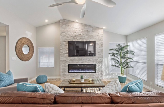 nRacquet Club 2 Bedroom Newly Furnished and Remodeled Condo