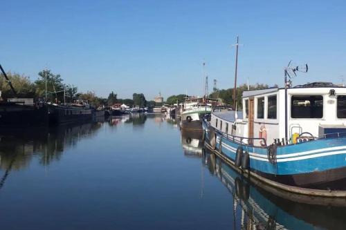 Nuit insolite dans une péniche hollandaise