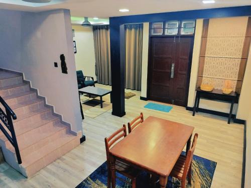 Nurees Homestay