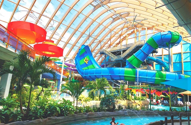 NY’s Largest Indoor Waterpark awaits! Generous Accommodation w/Patio! Pools!