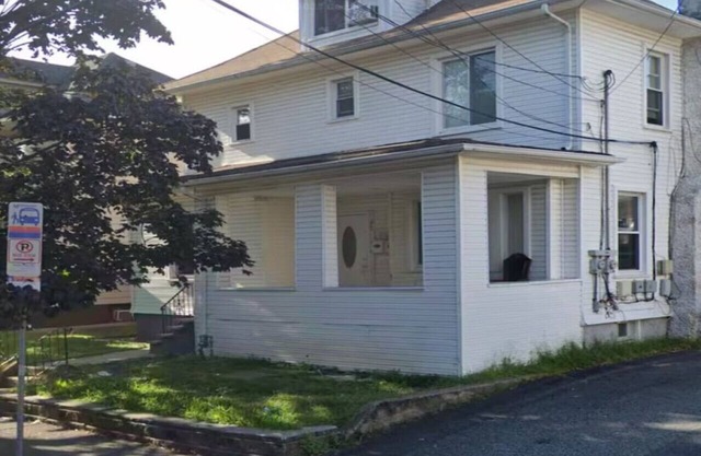NYC Gateway: Cozy Family Home
