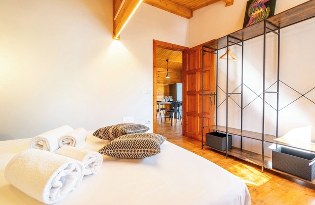 Oak Nest Nature Lodge- Wooden lodge with sea view- Dinotti