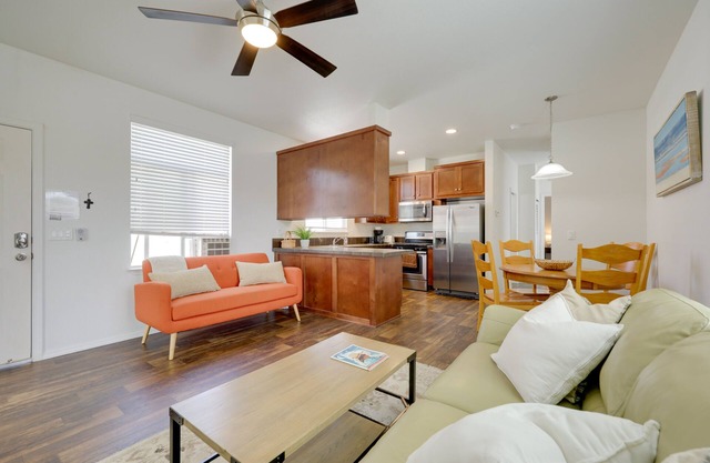 Oak View Home w/Private Covered Patio!