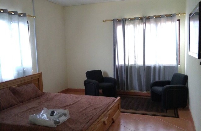 Oaks : Private Room 6