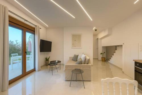 Oasis Acropolis Serres With Parking Next to Center