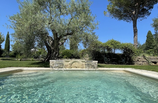 Oasis of peace on the outskirts of Perugia, apt in villa, private garden + pool