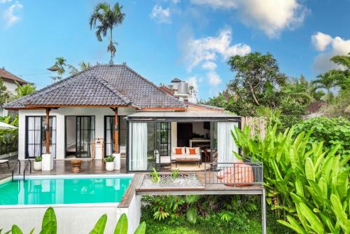 Oasis Ubud - Exclusive Luxury Villa in Ubud - Expansive Pool & 2 Stunning Bedrooms - Your Private Jungle Retreat