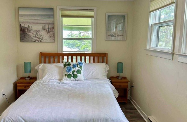 Oceanfront 2BR Private Cottage Pet FriendlynIn the Head Of Saint Margarets Bay