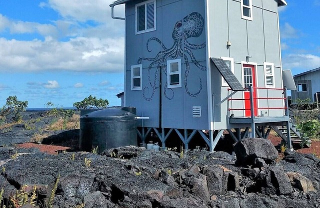Ocean and Lava View from 400 sq ft Off Grid House- Amazing sunrises & Sunsets