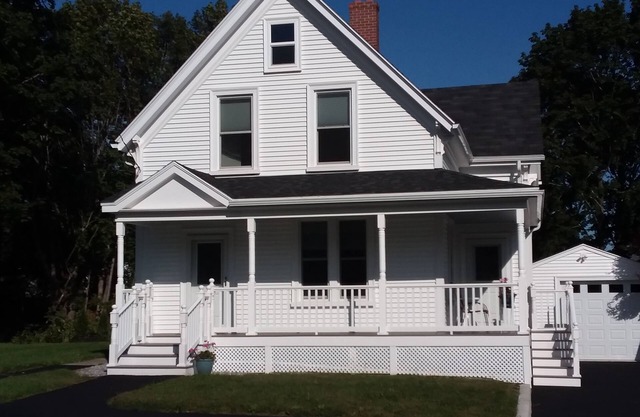Ocean Avenue Beach House - Steps to Sandy Beach - Close to Rockland's Main St.