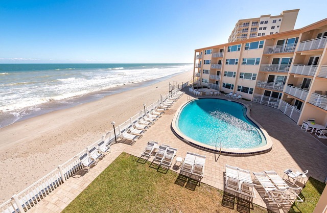 Ocean Front Complex -Beautiful Ocean Views! Can't Get Any Closer To The Ocean!