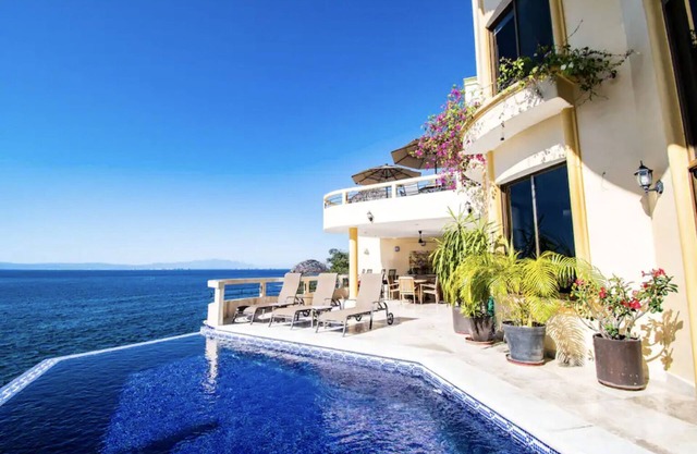 Ocean Front Villa, Hot Tub, Heated Pool, Chef, Beach, Multiple Terraces, 10 beds