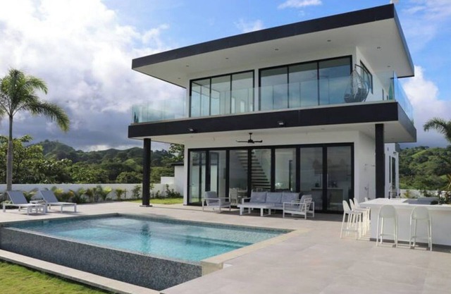 Ocean view luxury Villa, Private Pool 4BD 8PPL