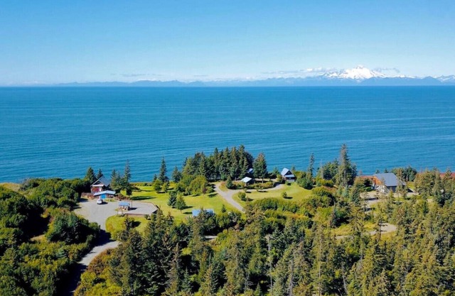 Ocean-view Cabin on the Anchor Point Bluff