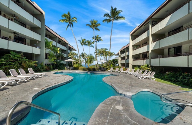 Ocean View Condo! Across from White Sands Beach! Remodeled bathroom showers!