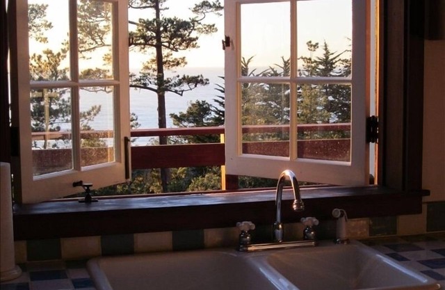 Ocean View French Country Cottage, Charming & Tranquil, Beach!