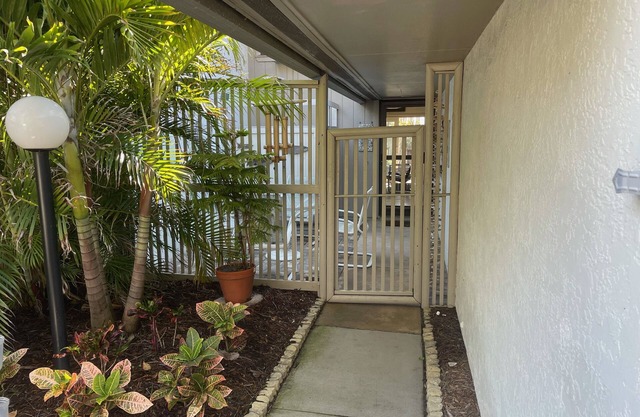 Ocean view townhouse steps to the beach