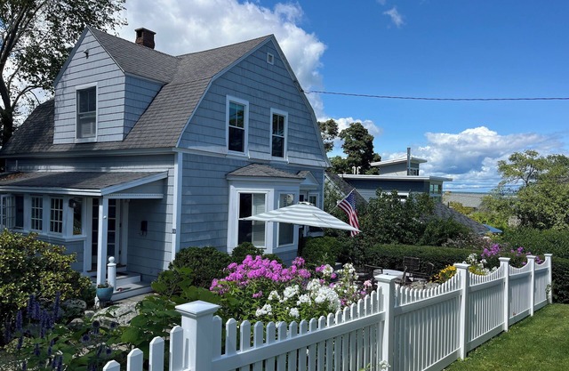 OCEAN VIEWS! WILLARD BEACH Cottage~2 min walk to beach, 9 mins to Old Port.