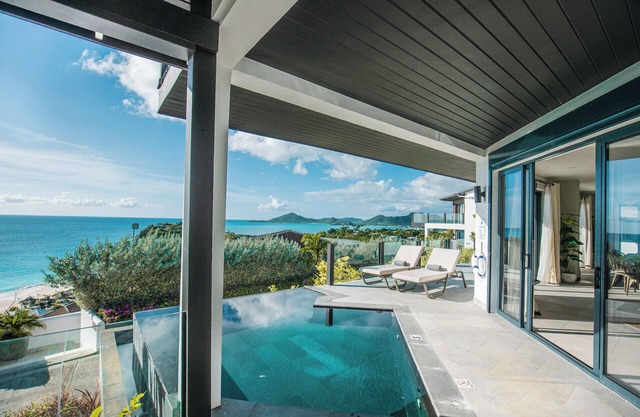 Oceanfront 2 BedRoom with Kitchen Designed for Relaxation and Inspiration