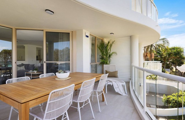 Oceanfront Byron Palms - 2 BR Main Beach apartment