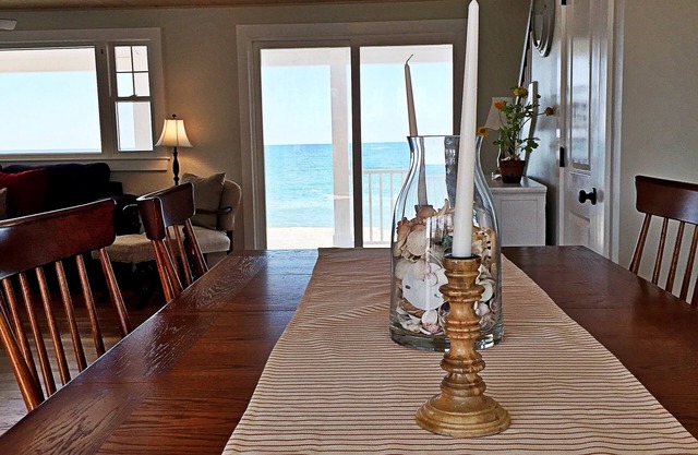 Oceanfront~Families & Pets welcome ~Renovated~AC