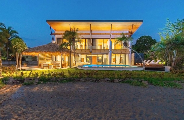 Oceanfront Oasis - 9BR Infinity Pool Villa