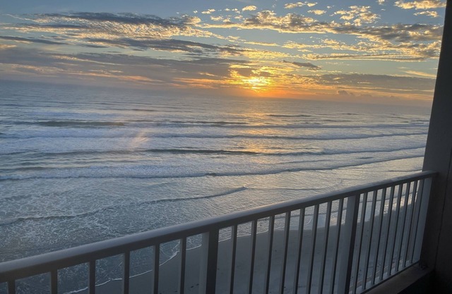 Oceanfront Ponce Inlet Condo, No-drive Beach, Pool,nCreate Lifelong Memories.