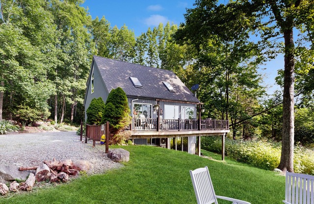 Oceanfront snowbird-friendly home on the beach with washer/dryer & fireplace