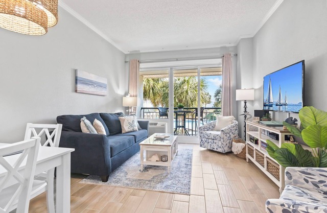 OCEANFRONT: The Seabatical Suite at Bridgewater Resort/Litchfield By The Sea