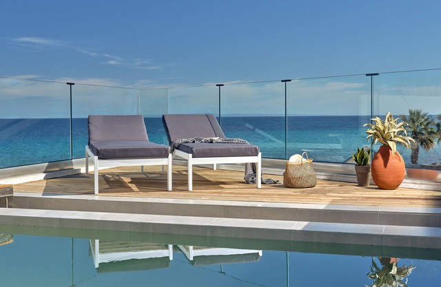 Oceanis Luxury Suites