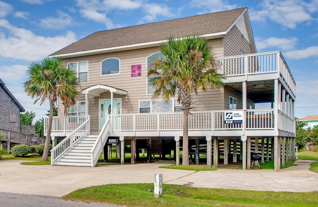 Oceanside Dog Friendly Home w/Hot Tub, Game Room, and Beach Nearby