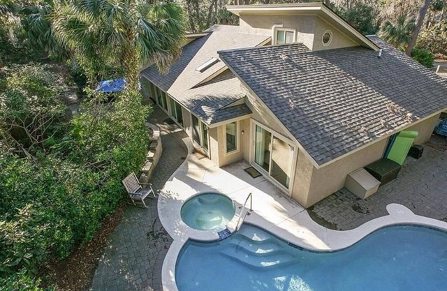 Oceanside Sea Pines Home! .3min walk to the Beach! Private Pool/Heated Spa!