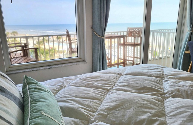 Oceanview & direct beach access. -NO CLEANING FEES- Pool is open!