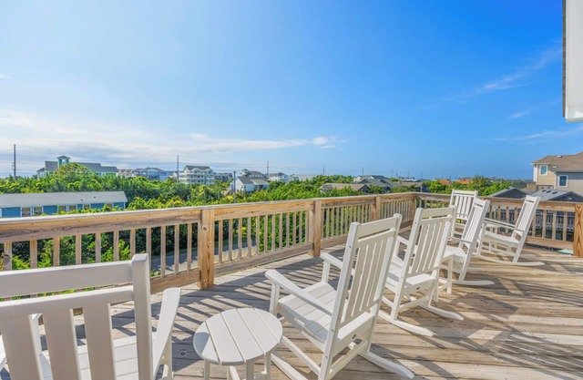Oceanview Dog Friendly Home w/Private Pool, Hot Tub, Game Room, and Tiki Bar