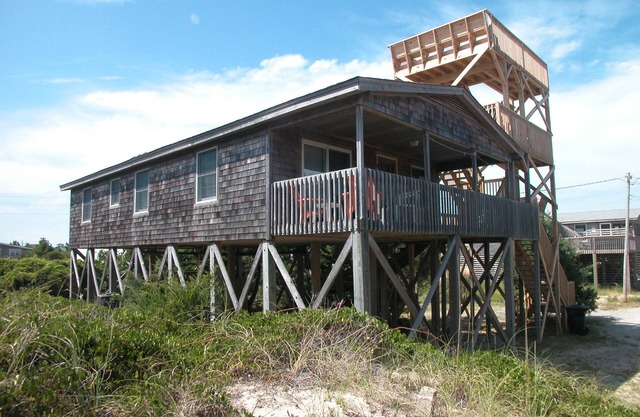 Oceanview Dog Friendly Home in Avon w/Grill, Games. Only 3 Lots From Beach!