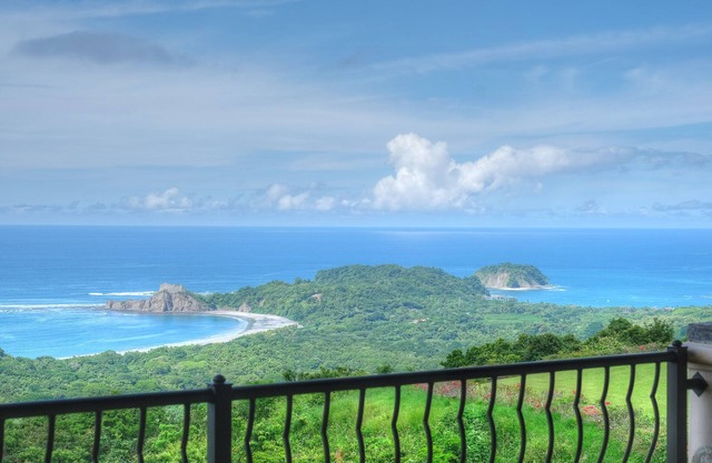 Oceanview Ridge Condo 13 at Ventanas del Mar – Minutes to Playa Carrillo