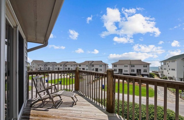 Oceanview Townhouse w/Pool - Newly Renovated
