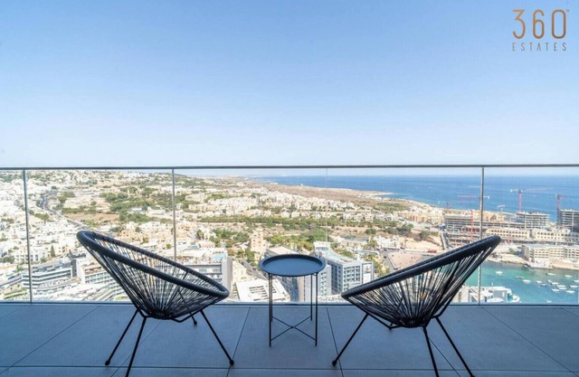 Official Mercury Suites: 24th Floor sensation w/AC