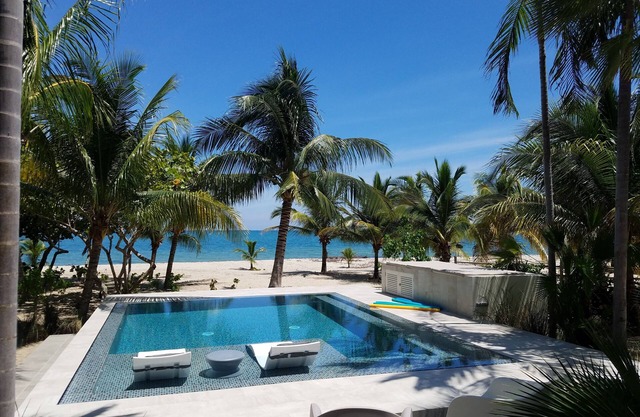 OHANA - PIKNI Beach House best location, best service & sandy beach in PLACENCIA