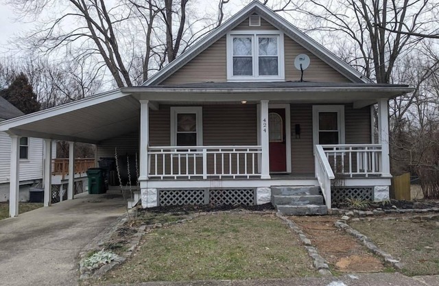Ohio Ave, 3 bed house, Historic Downtown Loveland