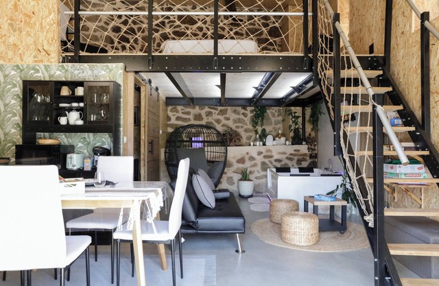 Oira House Jacuzzi. Oira2x1 Promotion