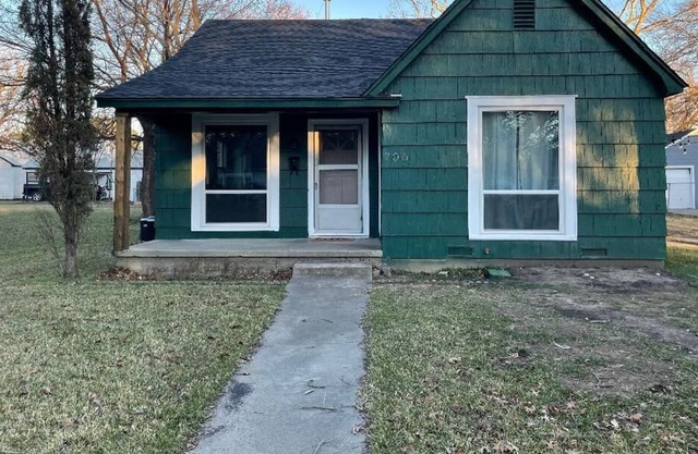 Old Charm, New House 12 minutes from Winstar Casino