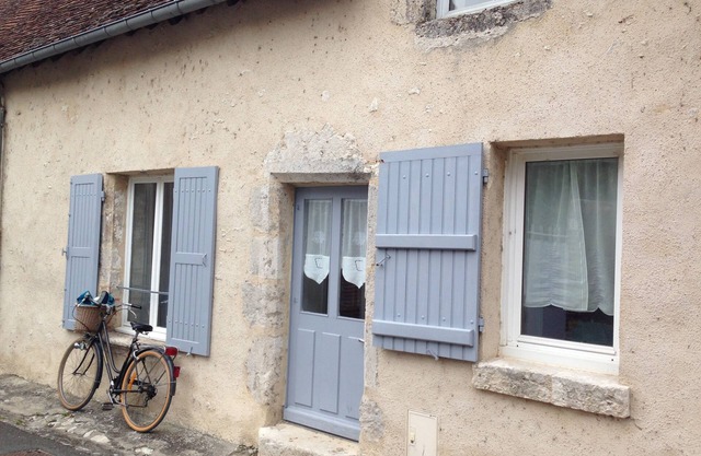 Old house of character in 1 min of the Loire